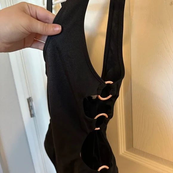 Black one piece swimsuit - Picture 2 of 4